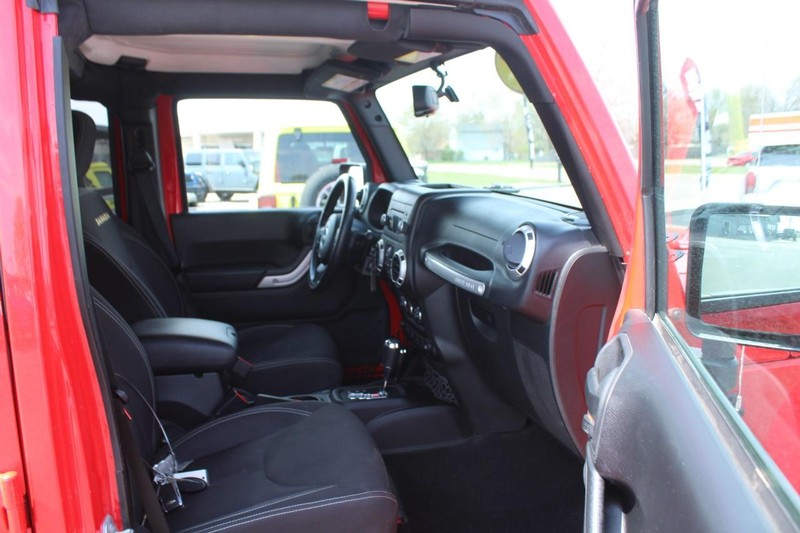 Jeep Wrangler Unlimited Vehicle Image 11