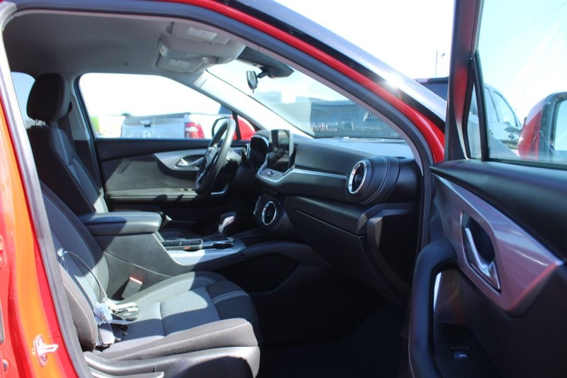 Chevrolet Blazer Vehicle Full-screen Gallery Image 11