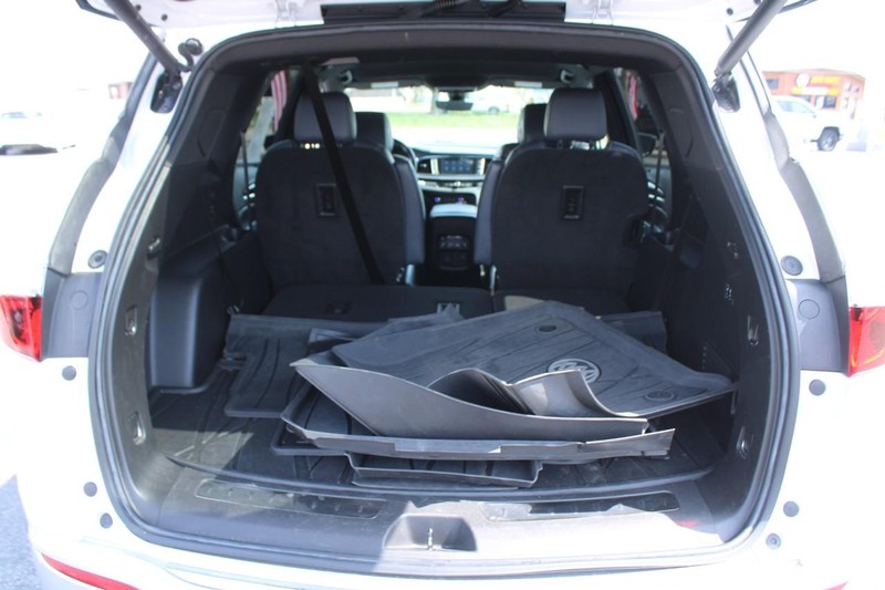 Buick Enclave Vehicle Image 06