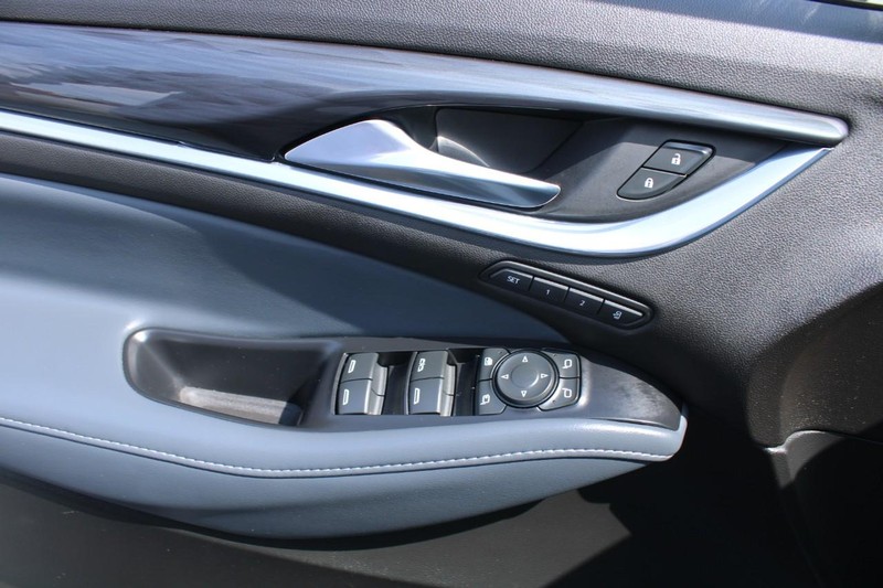 Buick Enclave Vehicle Image 09