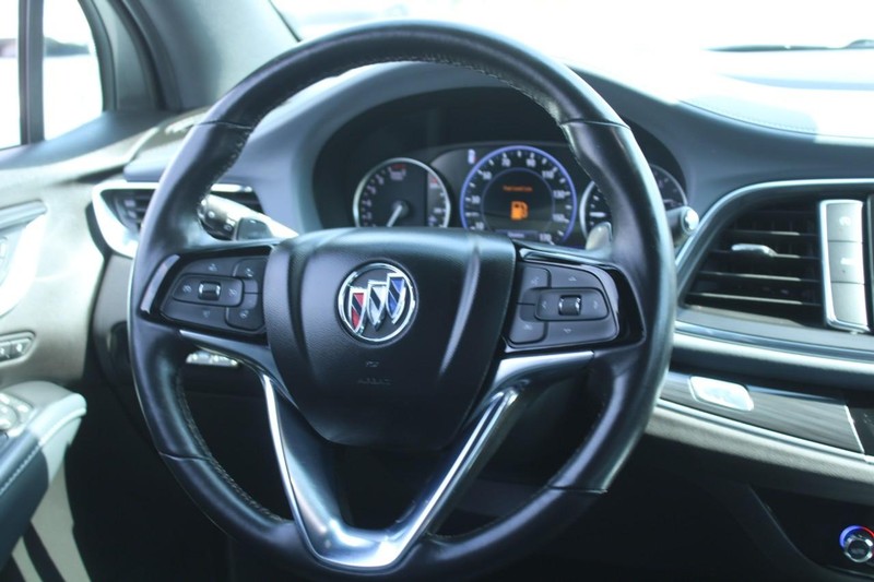 Buick Enclave Vehicle Image 14