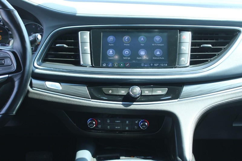 Buick Enclave Vehicle Image 15