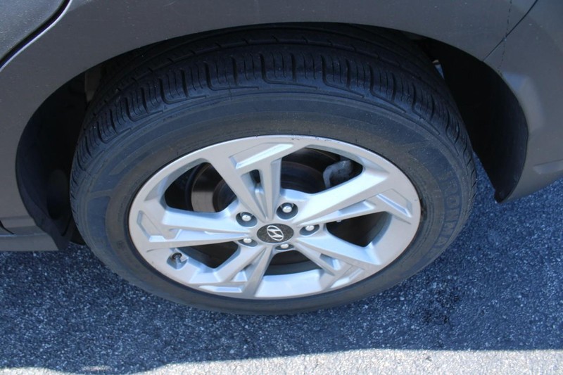 Hyundai Kona Vehicle Image 07