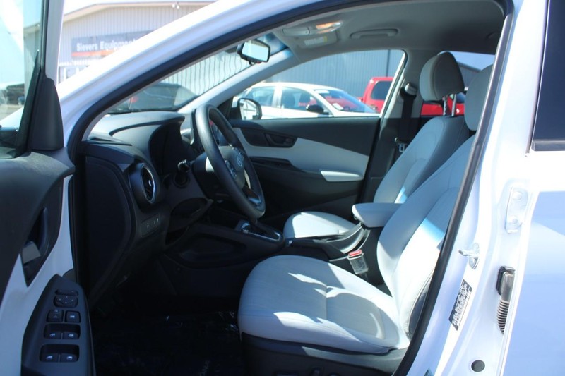 Hyundai Kona Vehicle Image 08