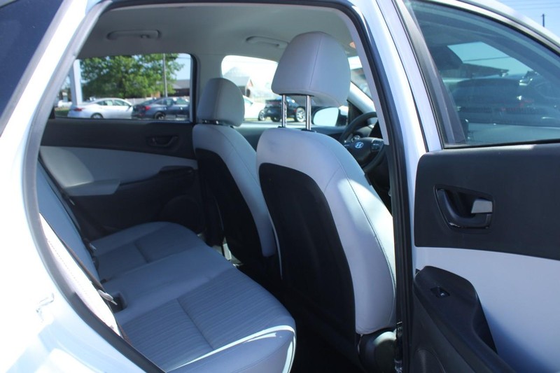Hyundai Kona Vehicle Image 12