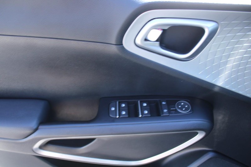 Kia Soul Vehicle Image 09