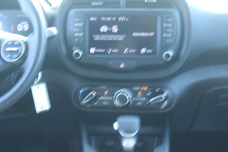 Kia Soul Vehicle Image 15