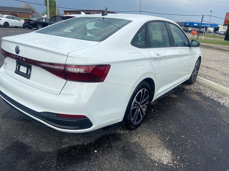 Volkswagen Jetta Vehicle Image 05