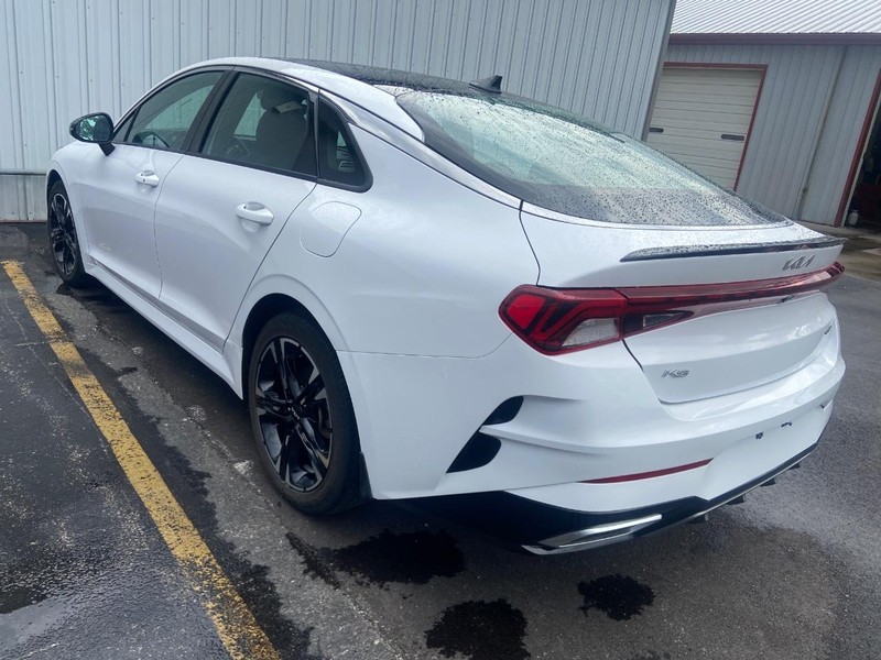 Kia K5 Vehicle Image 04