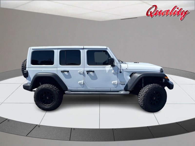 Jeep Wrangler Unlimited Vehicle Image 02