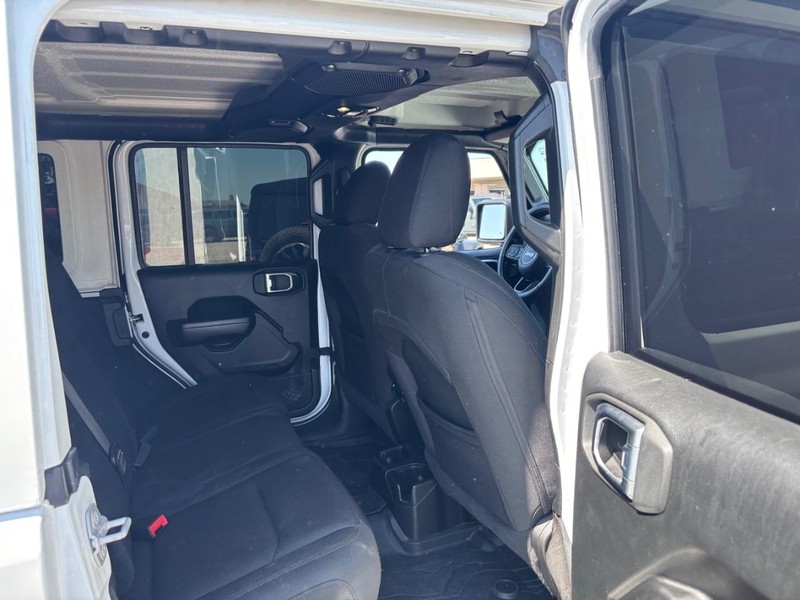 Jeep Wrangler Unlimited Vehicle Image 13