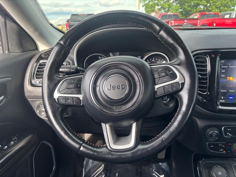Jeep Compass Vehicle Image 13