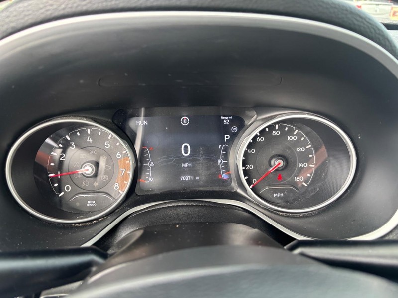 Jeep Compass Vehicle Image 17