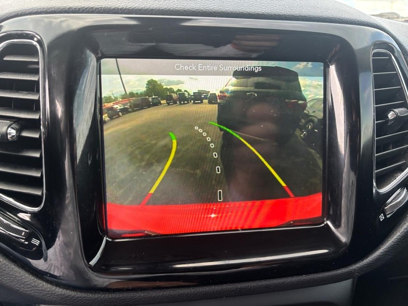 Jeep Compass Vehicle Image 19