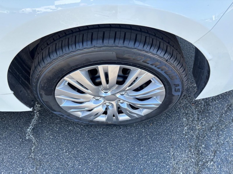 Toyota Corolla Vehicle Image 06