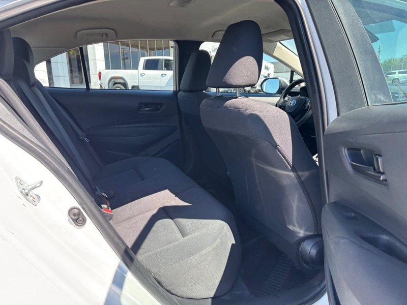 Toyota Corolla Vehicle Image 11