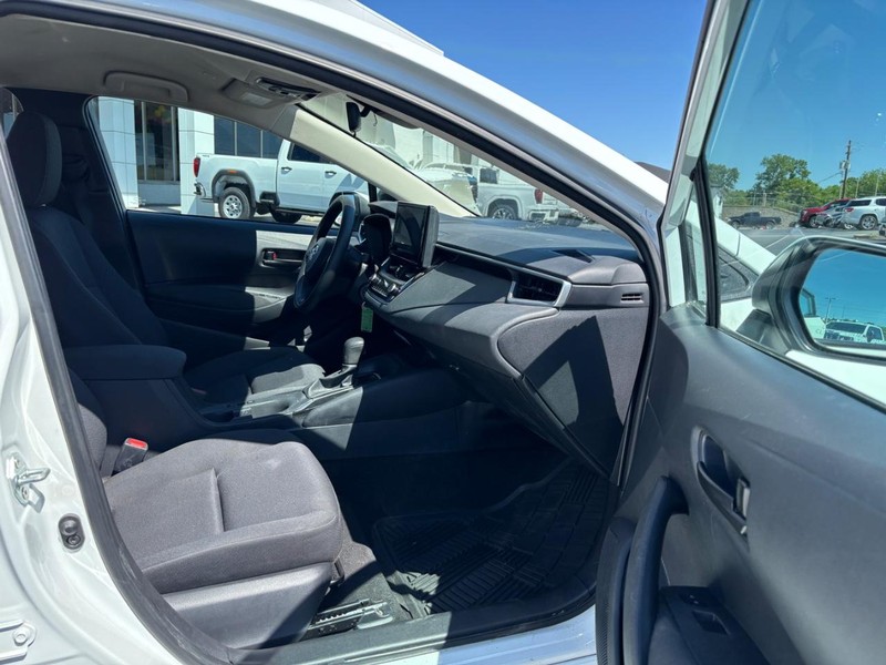 Toyota Corolla Vehicle Image 12
