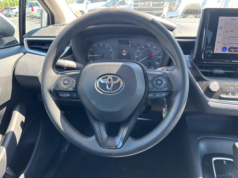 Toyota Corolla Vehicle Image 14