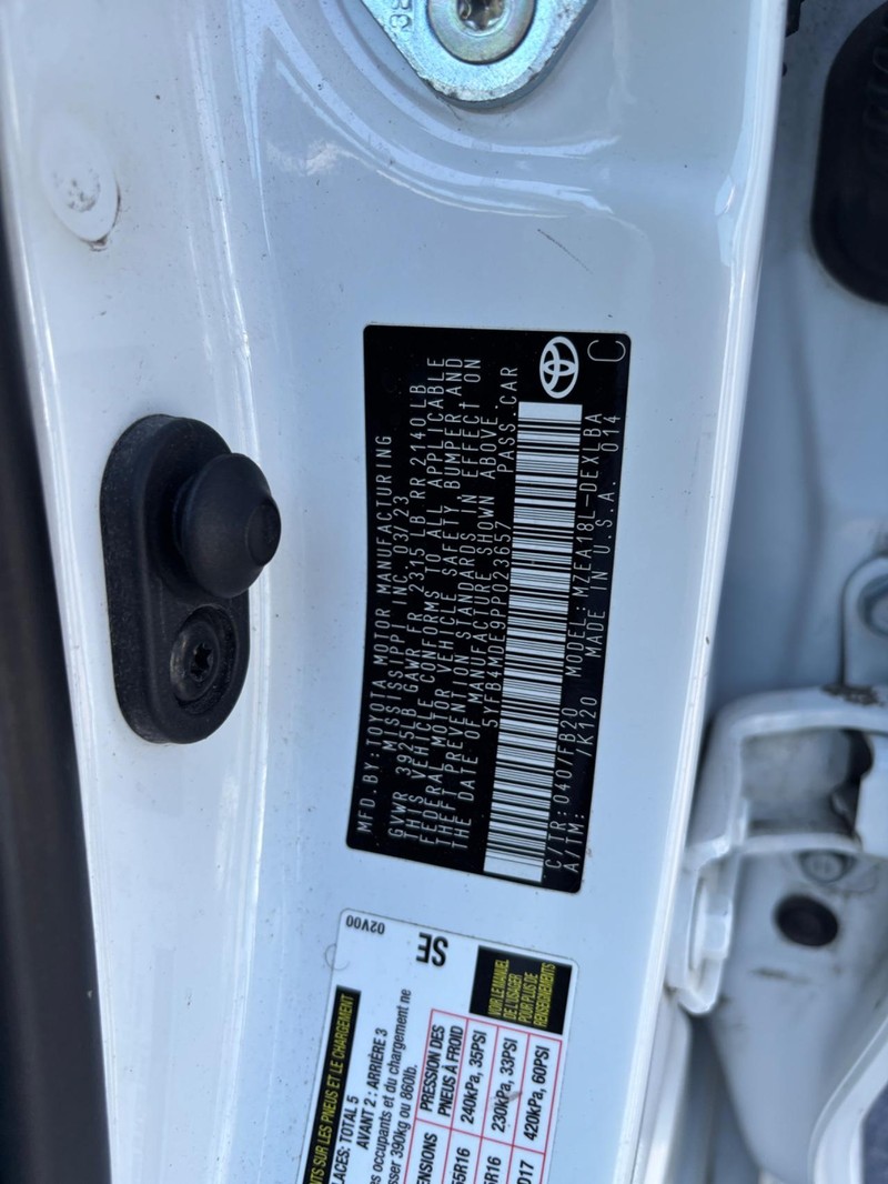 Toyota Corolla Vehicle Image 17