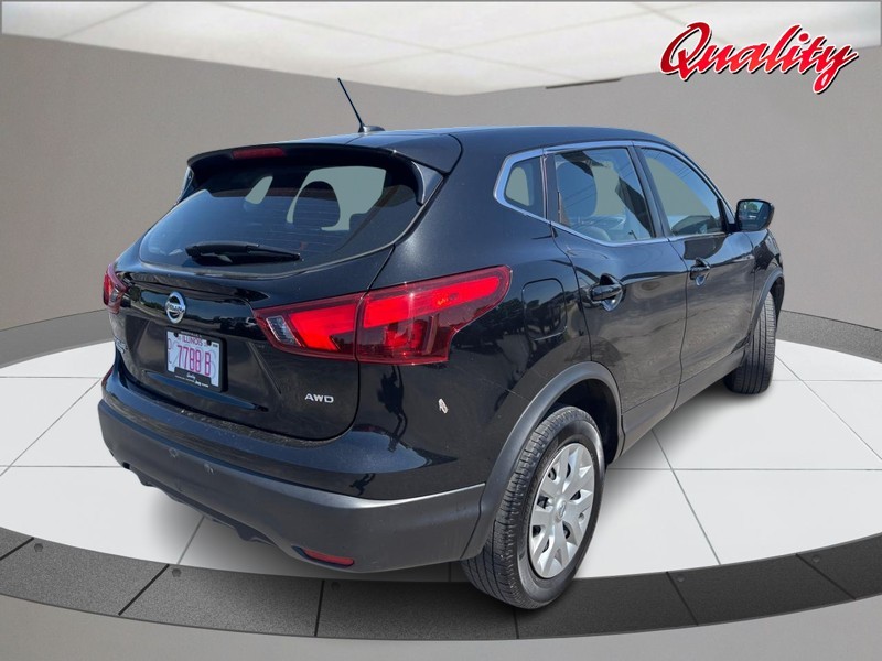 Nissan Rogue Sport Vehicle Image 04