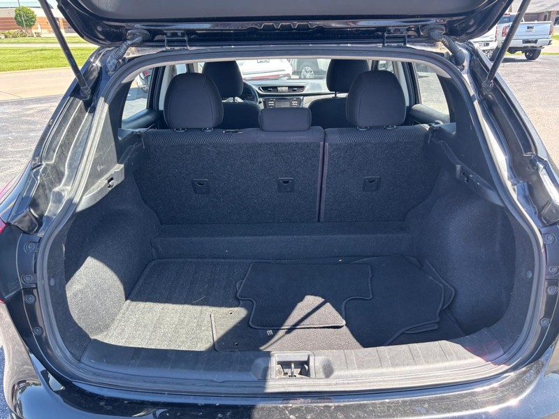 Nissan Rogue Sport Vehicle Image 07