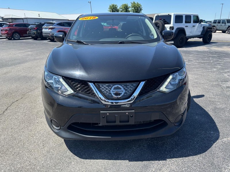 Nissan Rogue Sport Vehicle Image 11