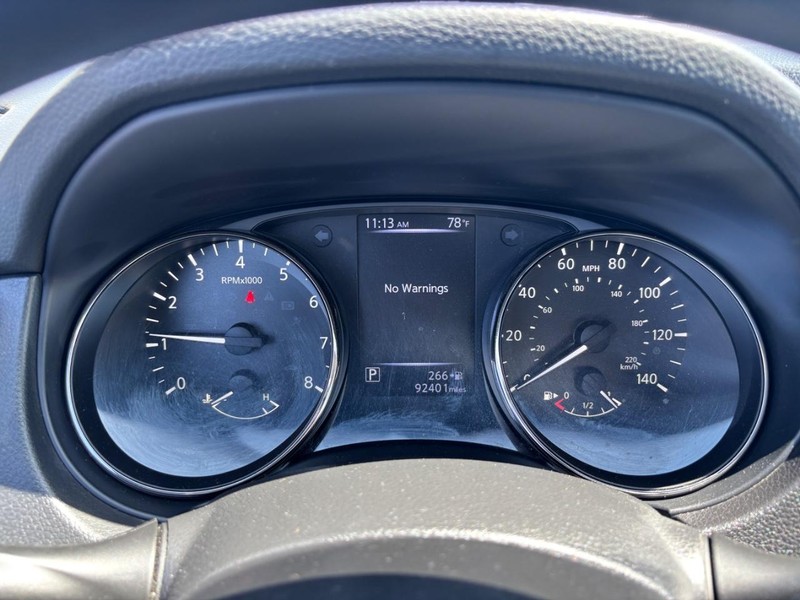 Nissan Rogue Sport Vehicle Image 19