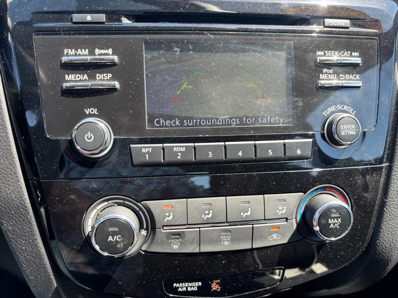 Nissan Rogue Sport Vehicle Image 20