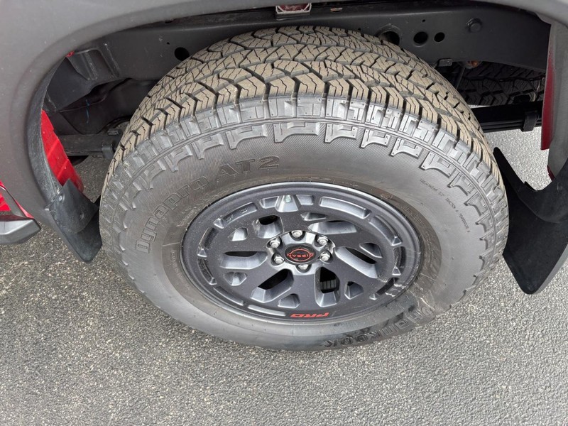 Nissan Frontier Vehicle Image 07