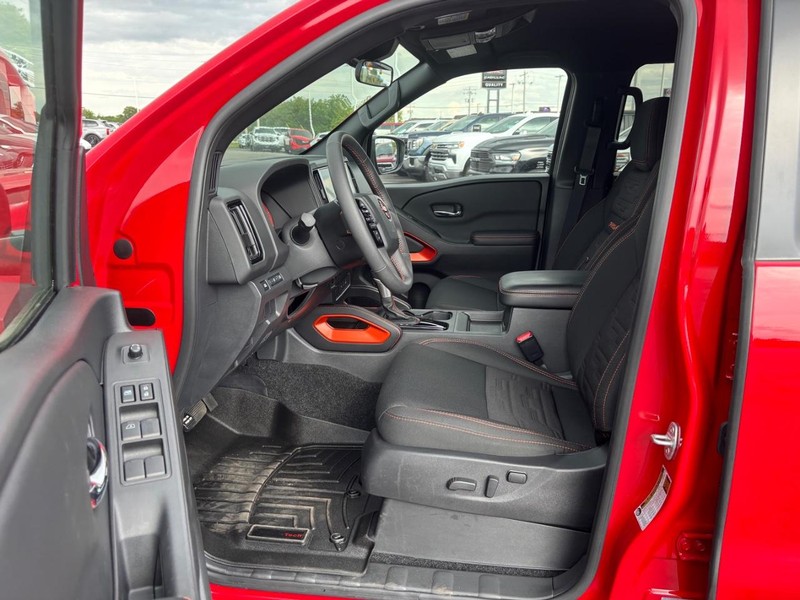 Nissan Frontier Vehicle Image 08