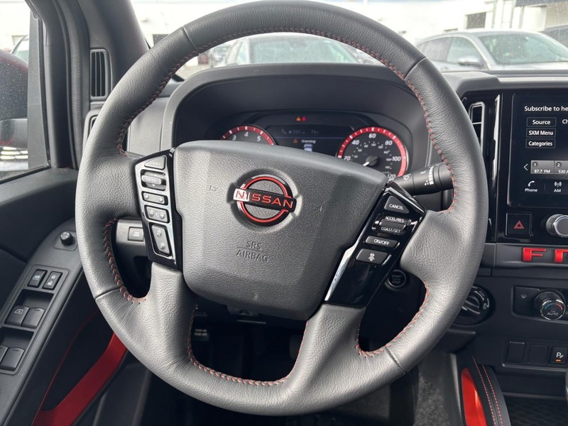 Nissan Frontier Vehicle Image 14