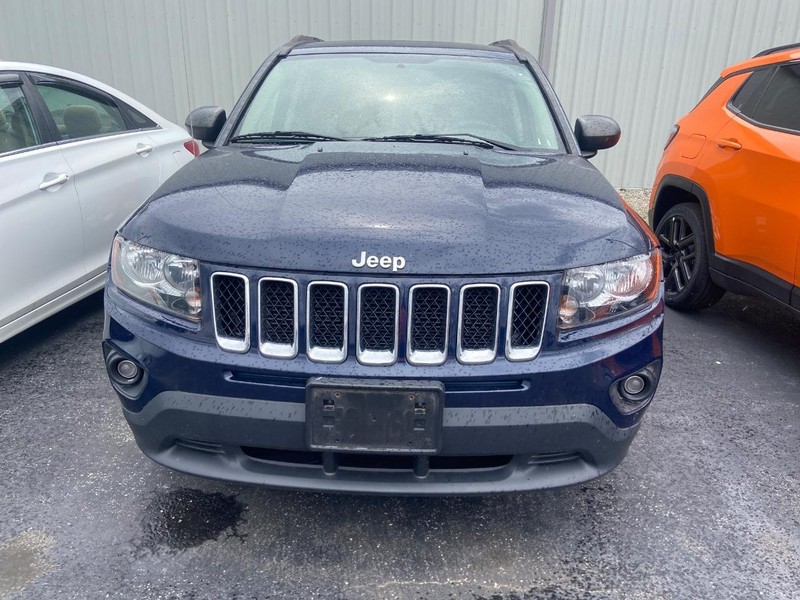 Jeep Compass Vehicle Image 02