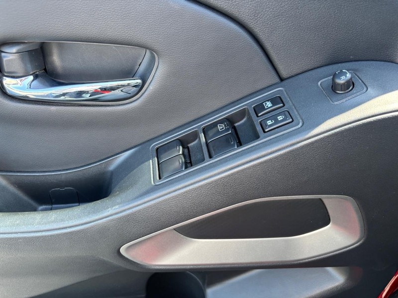 Nissan Frontier Vehicle Image 11