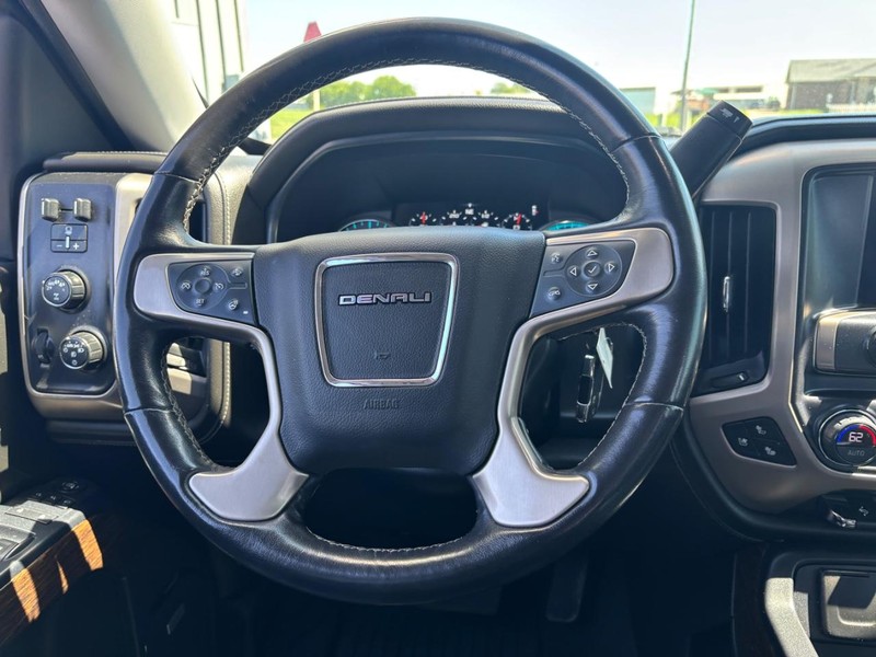 GMC Sierra 1500 Vehicle Image 16