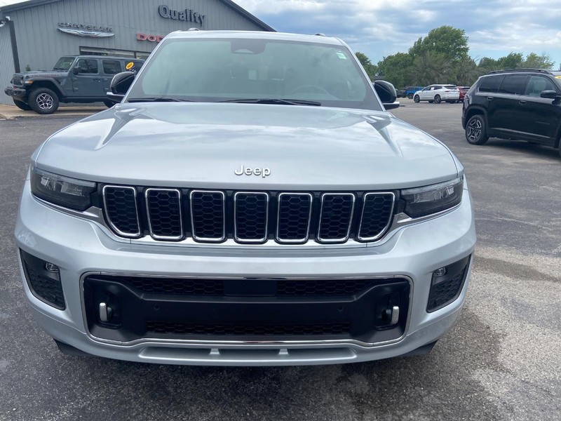 Jeep Grand Cherokee L Vehicle Image 02