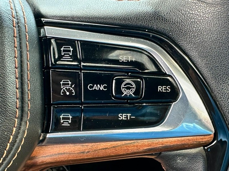 Jeep Grand Cherokee L Vehicle Image 22
