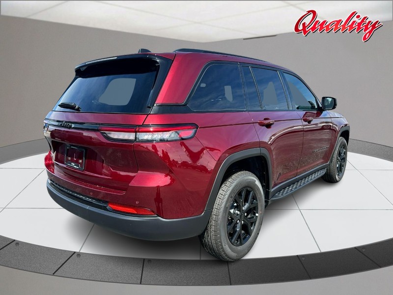 Jeep Grand Cherokee Vehicle Image 03