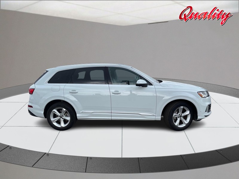 Audi Q7 Vehicle Image 02