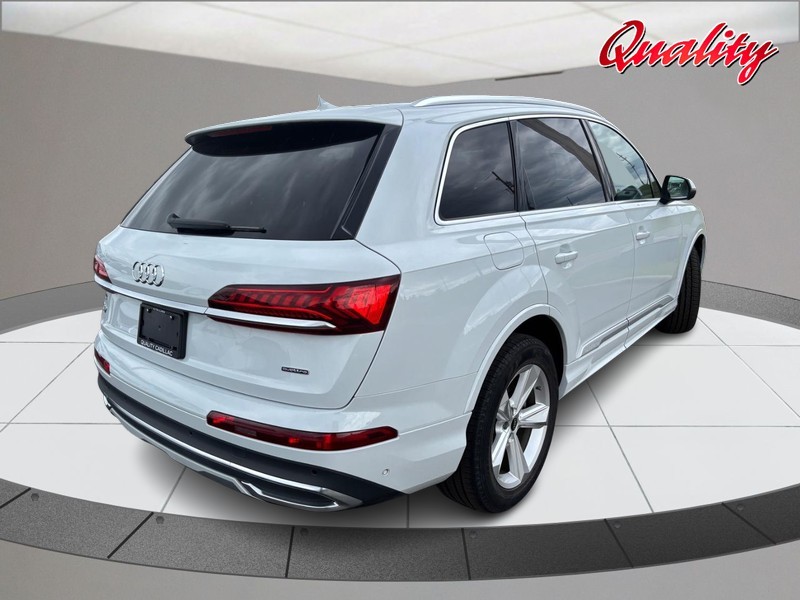 Audi Q7 Vehicle Image 03