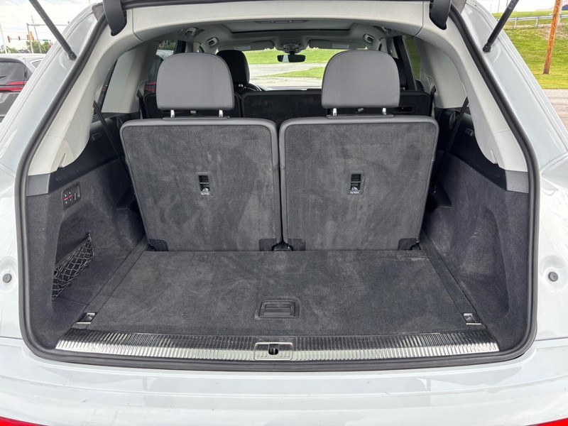 Audi Q7 Vehicle Image 07