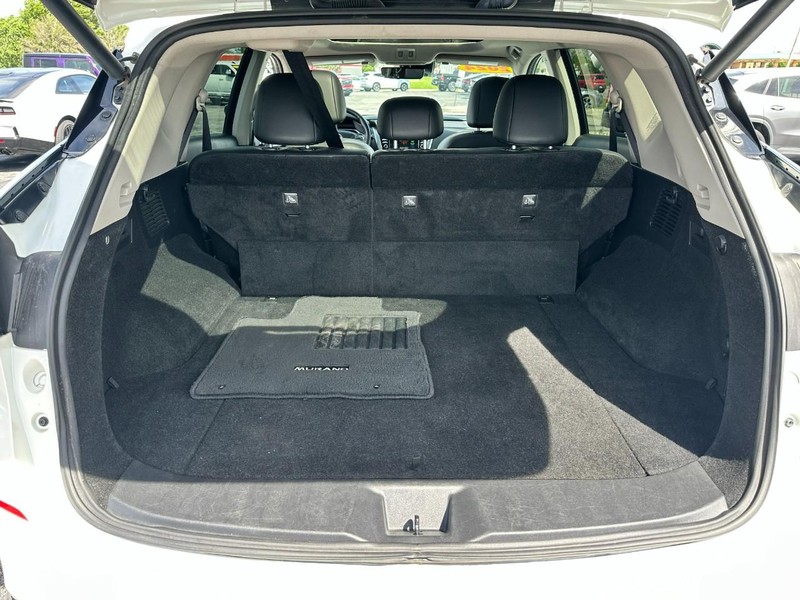 Nissan Murano Vehicle Image 05