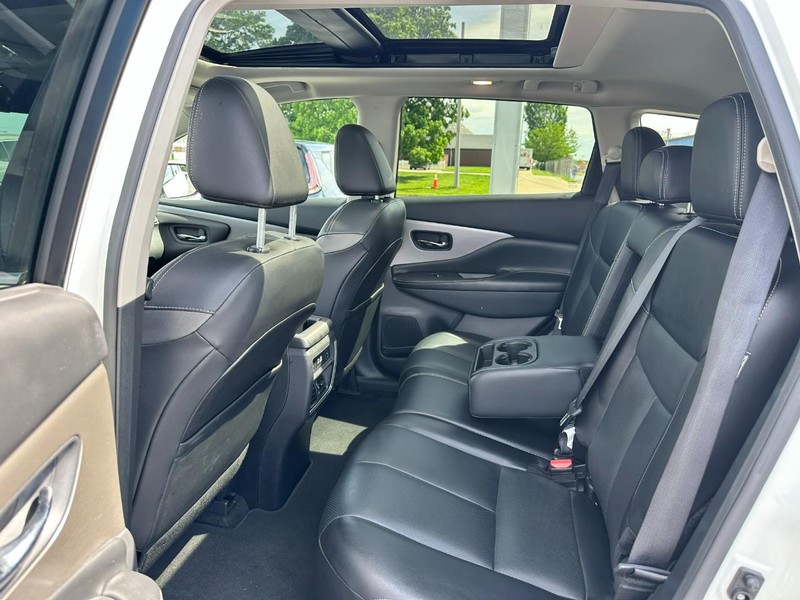 Nissan Murano Vehicle Image 09