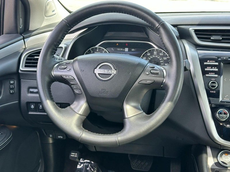 Nissan Murano Vehicle Image 13