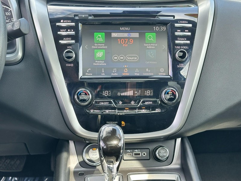 Nissan Murano Vehicle Image 14