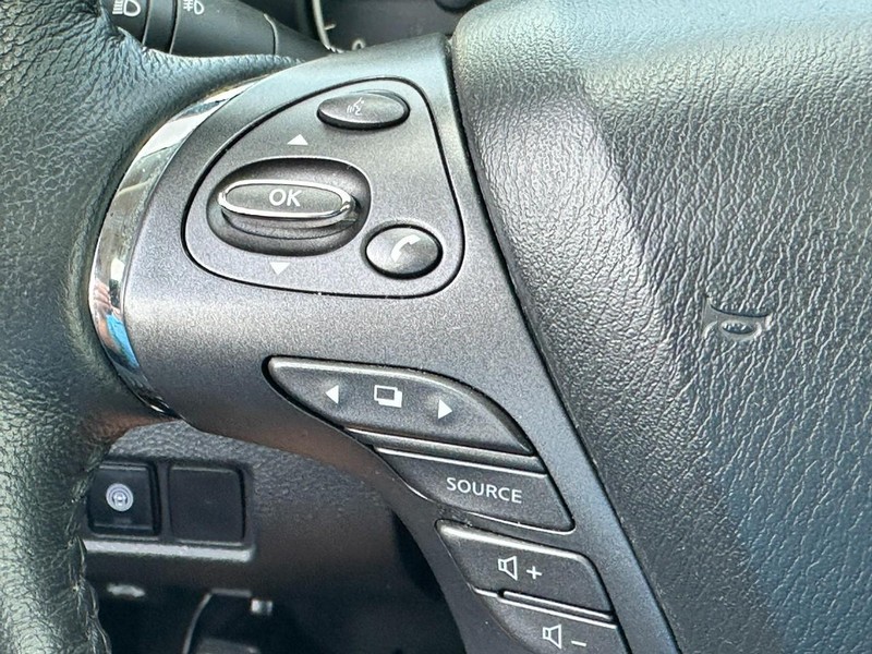 Nissan Murano Vehicle Image 21