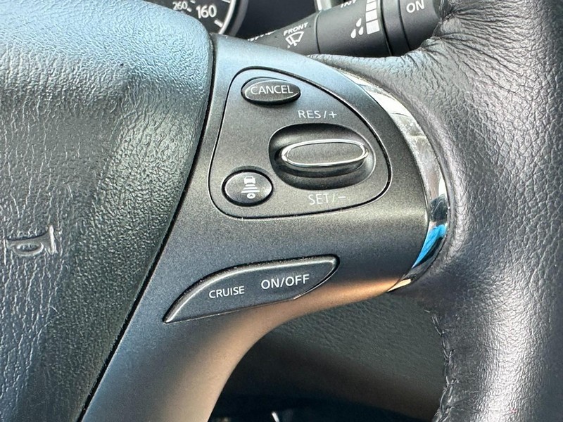 Nissan Murano Vehicle Image 22