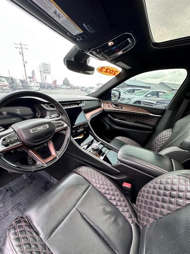 Jeep Grand Cherokee L Vehicle Image 20