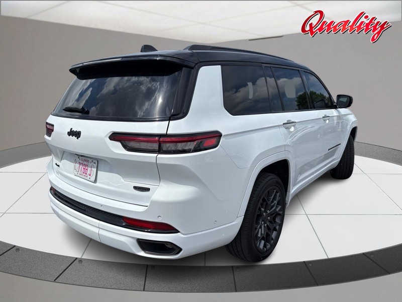 Jeep Grand Cherokee L Vehicle Image 03