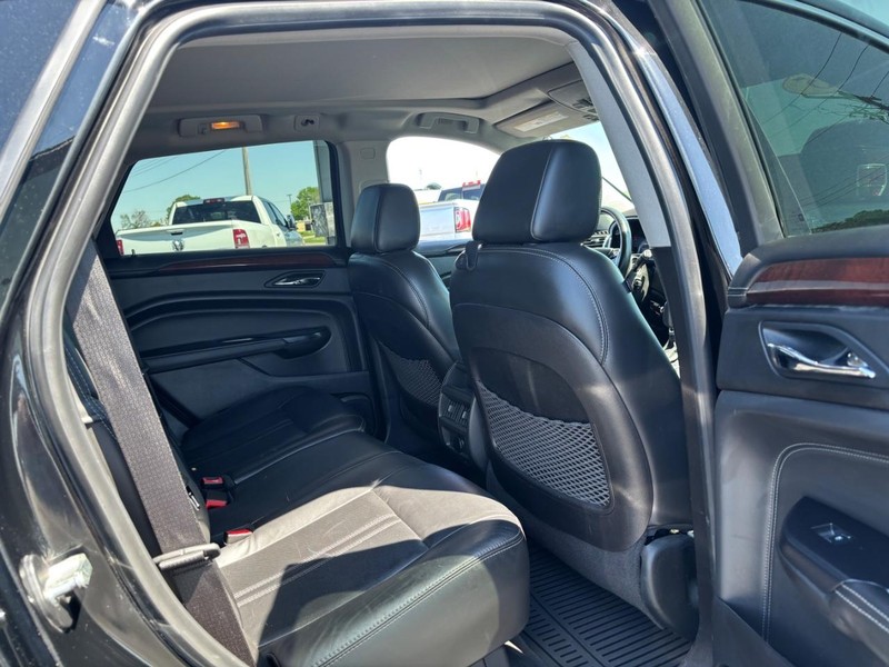 Cadillac SRX Vehicle Image 12