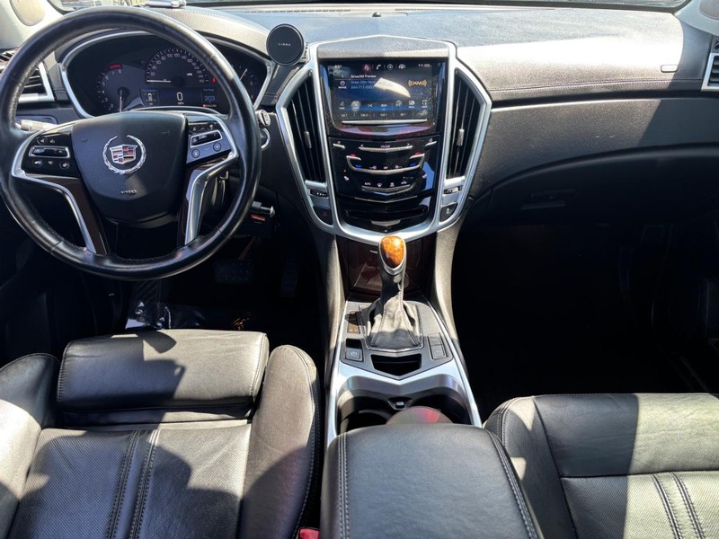 Cadillac SRX Vehicle Image 13